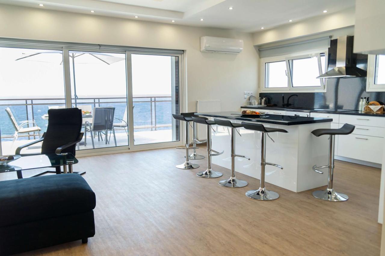 Blue Dreams - Spectacular Sea View Apartment In Афины Экстерьер фото
